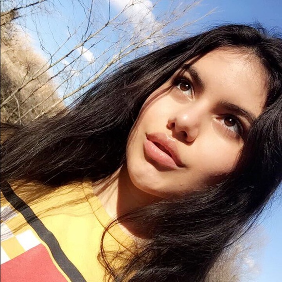 Meet your Posher, Tirzah - Picture 1 of 1